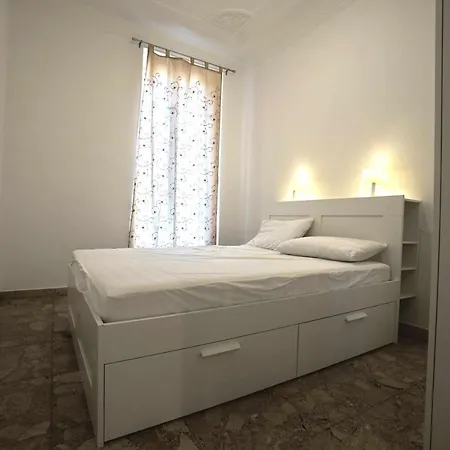 Trilocale Centralissimo In Locazione A * סנרמו