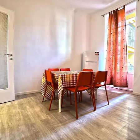 Trilocale Centralissimo In Locazione A דירה