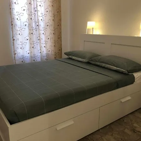 Trilocale Centralissimo In Locazione A * סנרמו